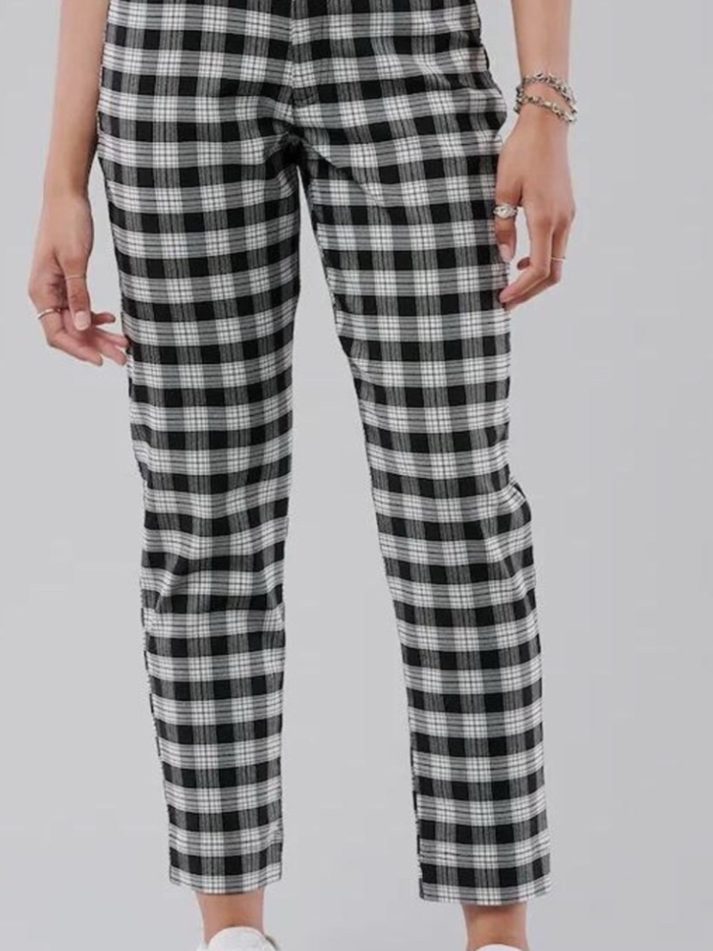 Hollister High-Rise Plaid Trousers – Black & White
